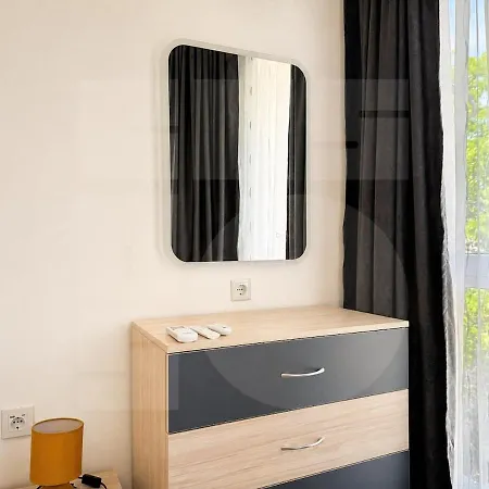 Апартамент 1br Golden Urban Nest With Parking *