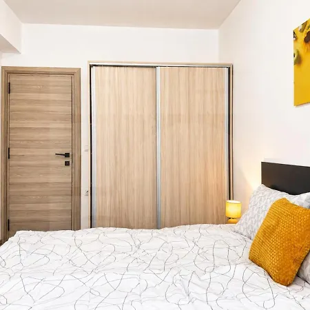 Апартамент 1br Golden Urban Nest With Parking *