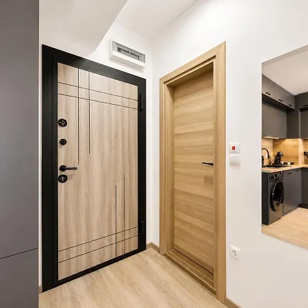 Апартамент 1br Golden Urban Nest With Parking